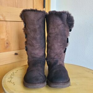 UGG Bailey Button Triplet II Sz 9 Brown Suede Shearling Wool Sheepskin